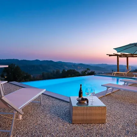 Casa Leonarda 8, Emma Belveglio