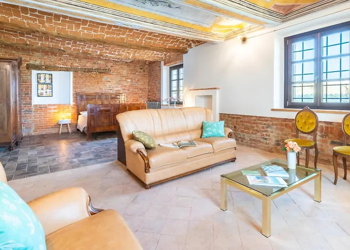 Casa Leonarda 8, Emma Villa